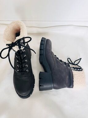 MIA Cybill Black combat hiking style Lace-Up Shearling Collar Lug Boots 8